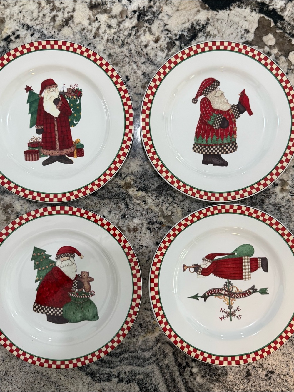 Sakura Debbie Mumm The Magic of Santa 8โ Plates Vintage